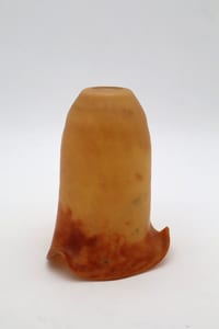 Ancienne tulipe de lampe en pâte de verre orange et brun – Bord ondulé