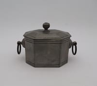 Boîte en étain avec couvercle - vintage