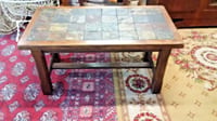 Table basse année 60 en hêtre et ardoise haut 45 larg 89 prof 49 cm