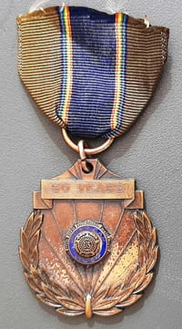 Médaille USA AMERICAN LEGION 50 YEARS émail ORIGINAL US MEDAL