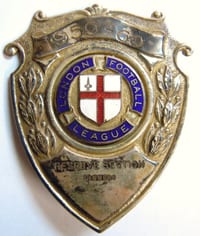 Plaque insigne émail LONDON FOOTBALL LEAGUE 1959-60 original collector ancien