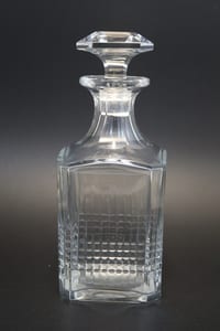 Baccarat modèle Nancy carafe à whisky cristal taillé signée