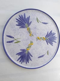 Plat à tarte en barbotine motifs lavande- Ref 002