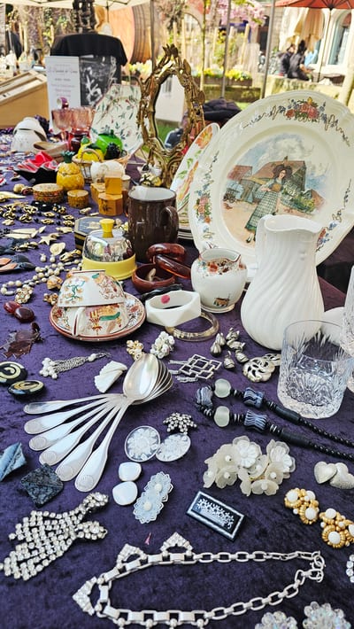 Le Boudoir de Verre Antiquités Brocante — brocanteur à Senones
