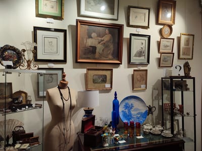 Au Temps d'abelina — antiquaire à Luynes
