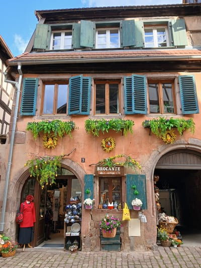 ON EST PLUS CHEZ MÉMÉ — brocanteur à Riquewihr