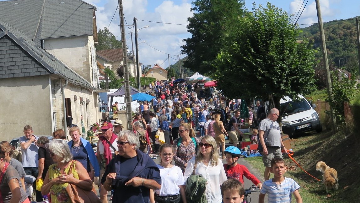 Vide-greniers à Saint-Denis-Les-Martel