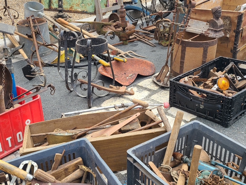 Brocante, antiquité et vide-greniers
